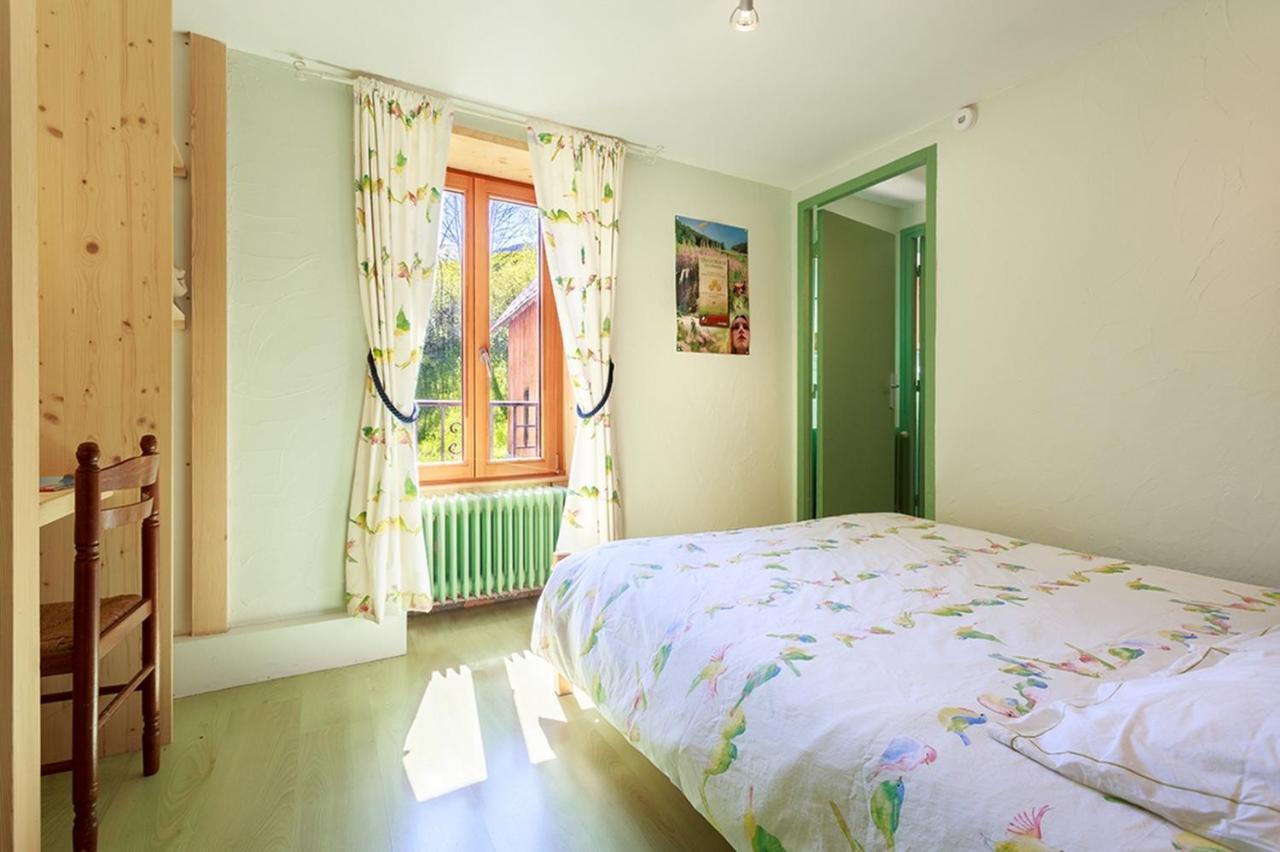Gite Auberge L'Herbe Tendre Saint-Pierre-dʼEntremont Kamer foto